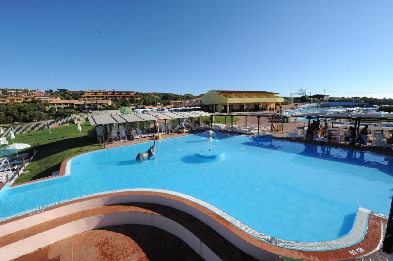 Residence Aquafantasy Isola Rossa Exterior foto