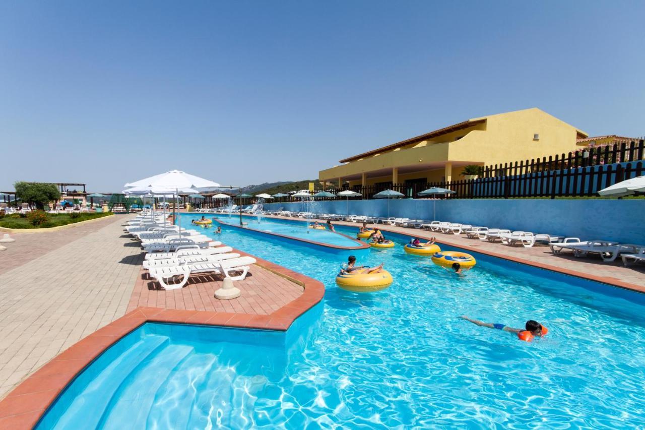 Residence Aquafantasy Isola Rossa Exterior foto