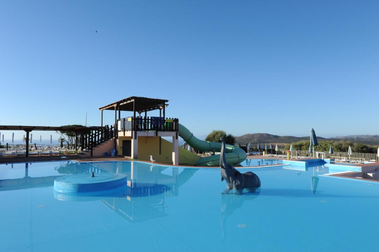 Residence Aquafantasy Isola Rossa Exterior foto